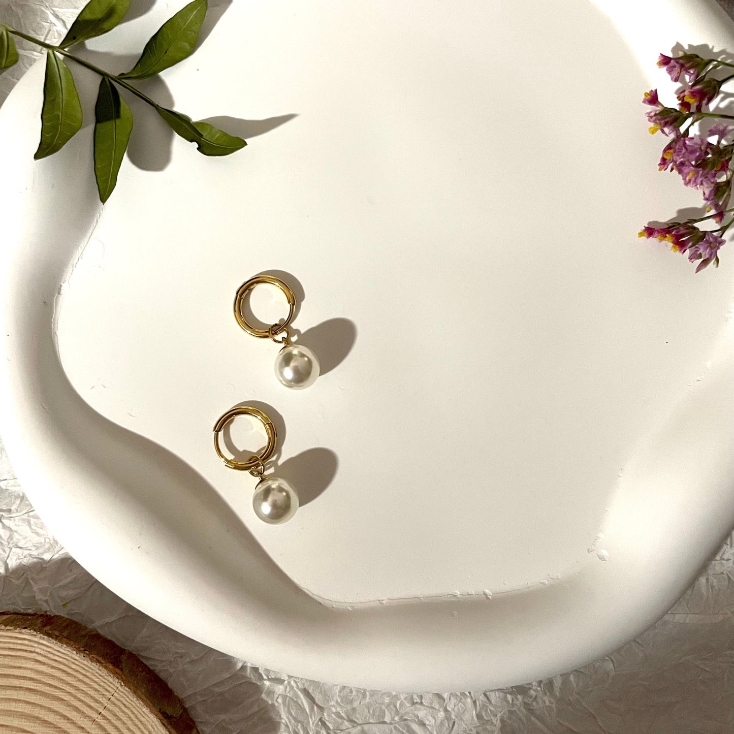 TimelessĀ Pearl Earrings