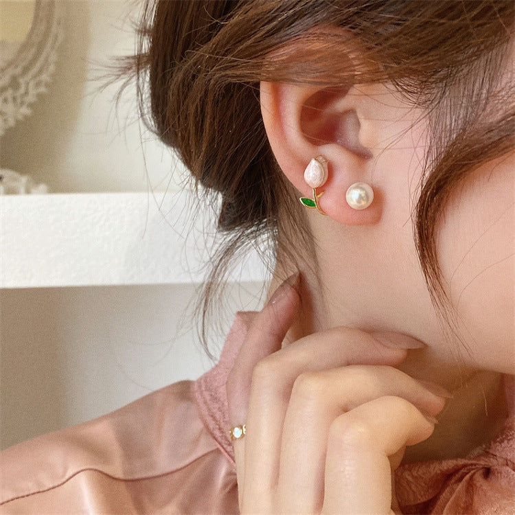 Clous d'oreilles perle tulipe