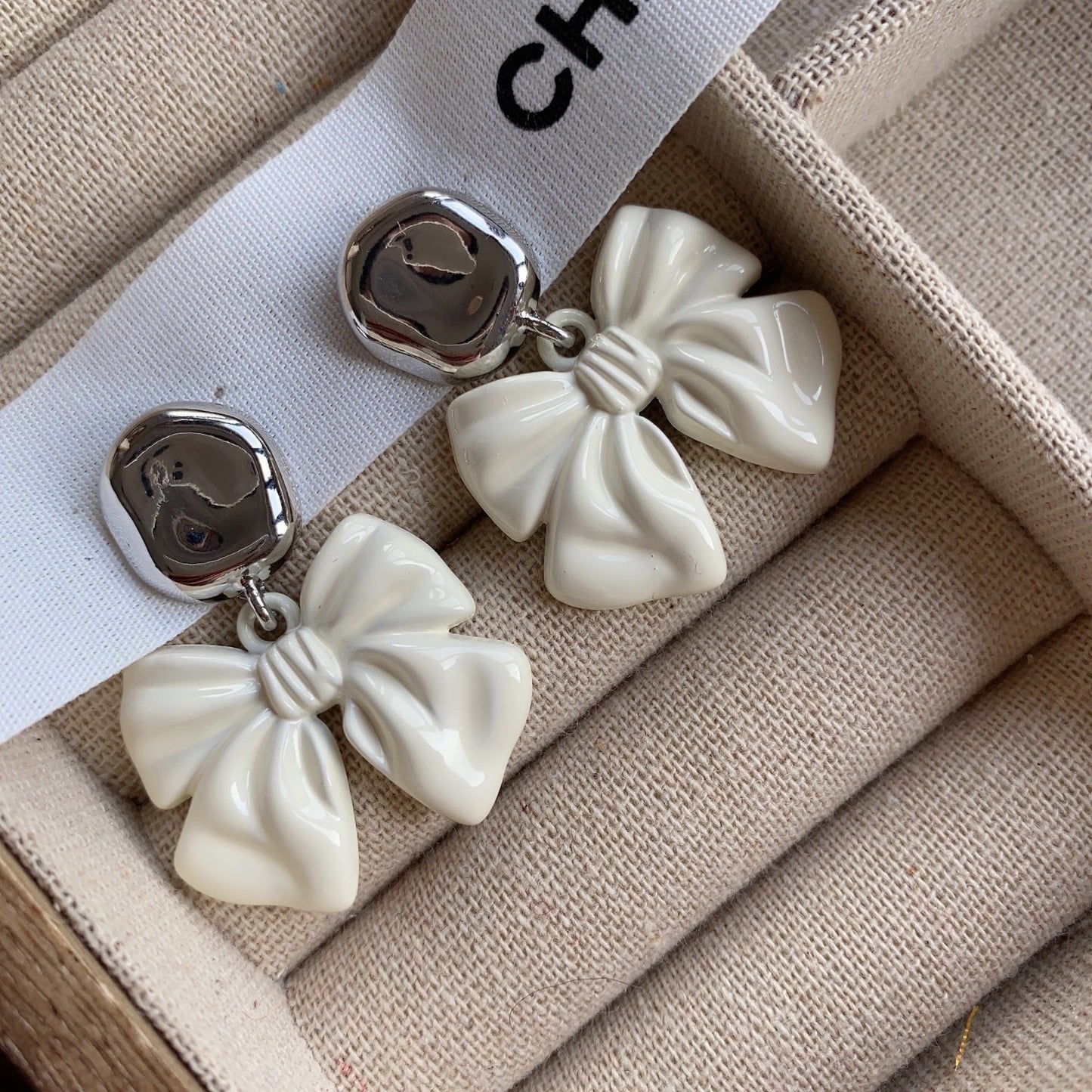 Distinct Bow Earrings