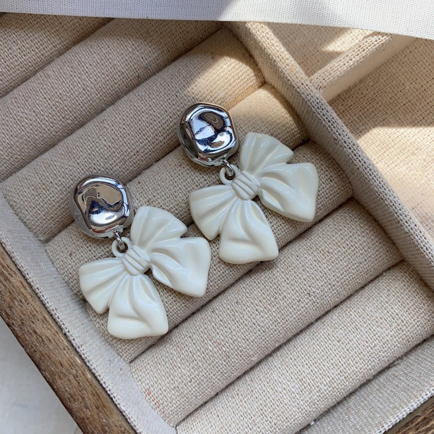 Distinct Bow Earrings