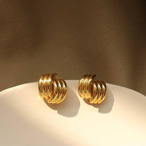 Glitzy Ear Studs (Golden / Silver)