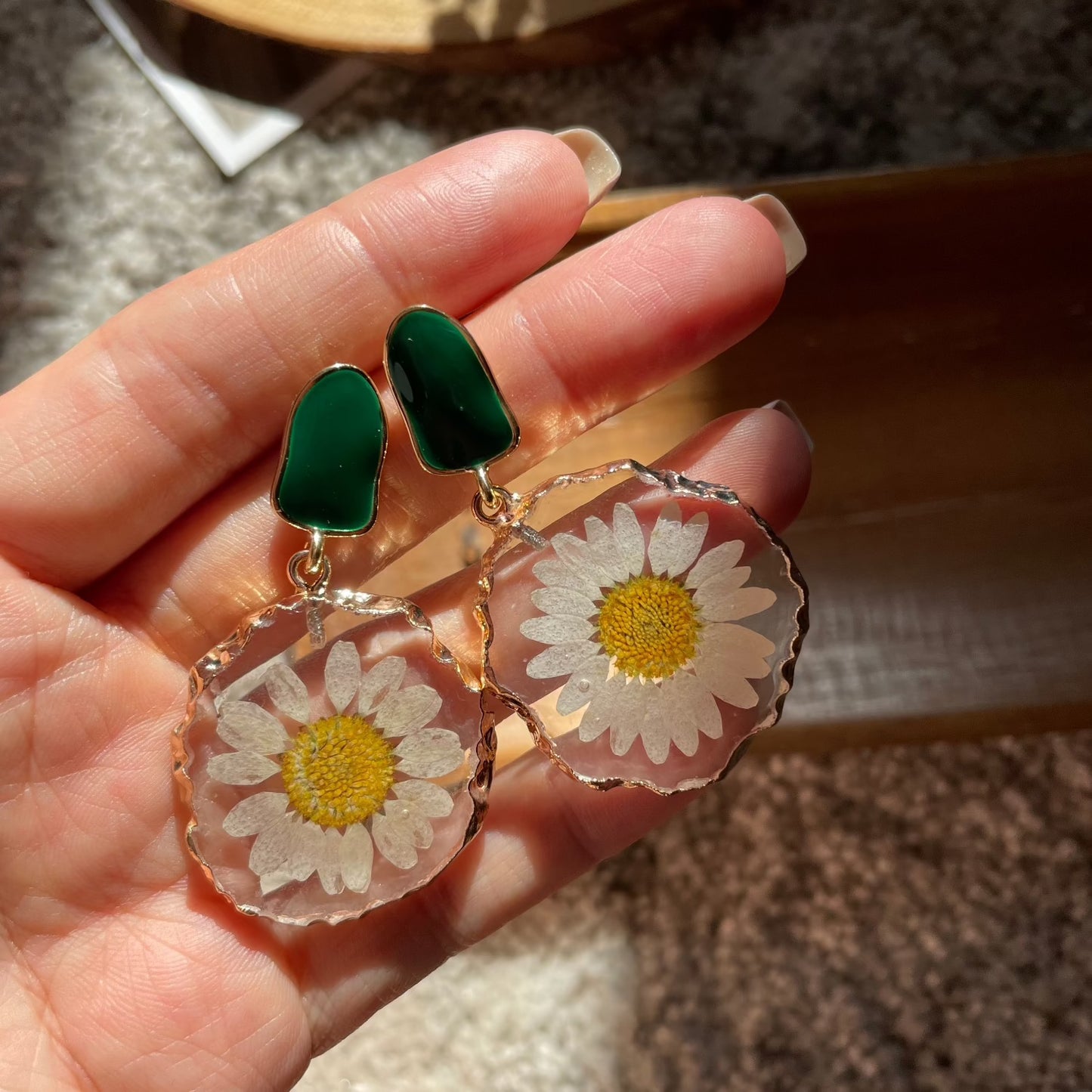 Boucles d’oreilles en fleurs de marguerite séchées