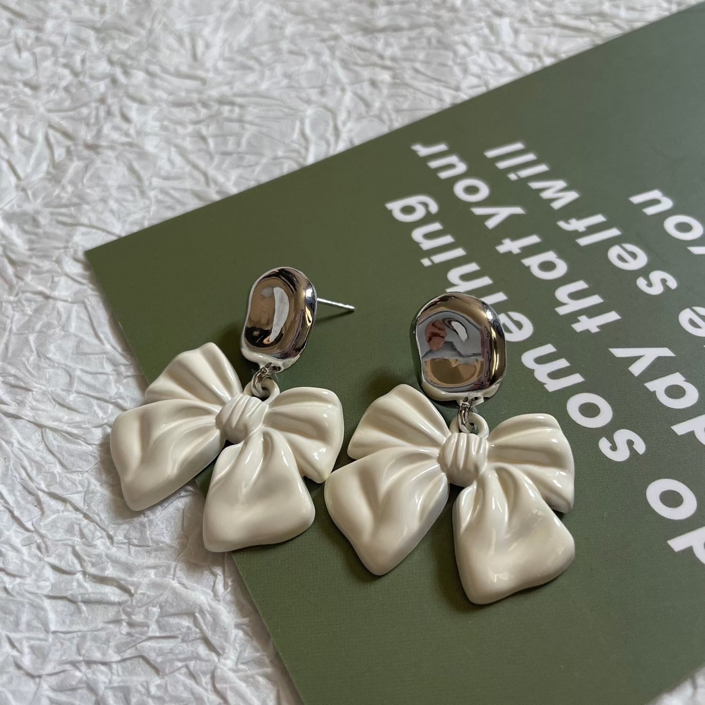 Distinct Bow Earrings