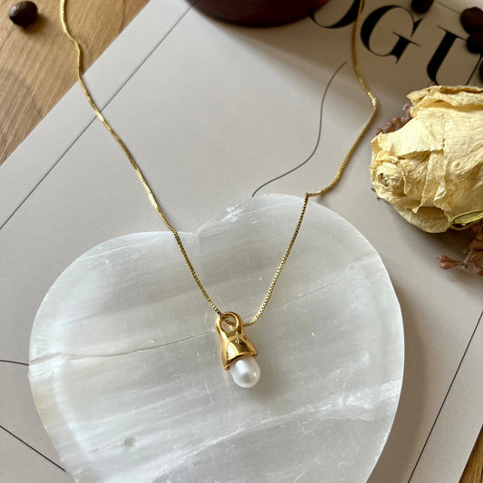 Single Pearl / Light Bulb Necklace