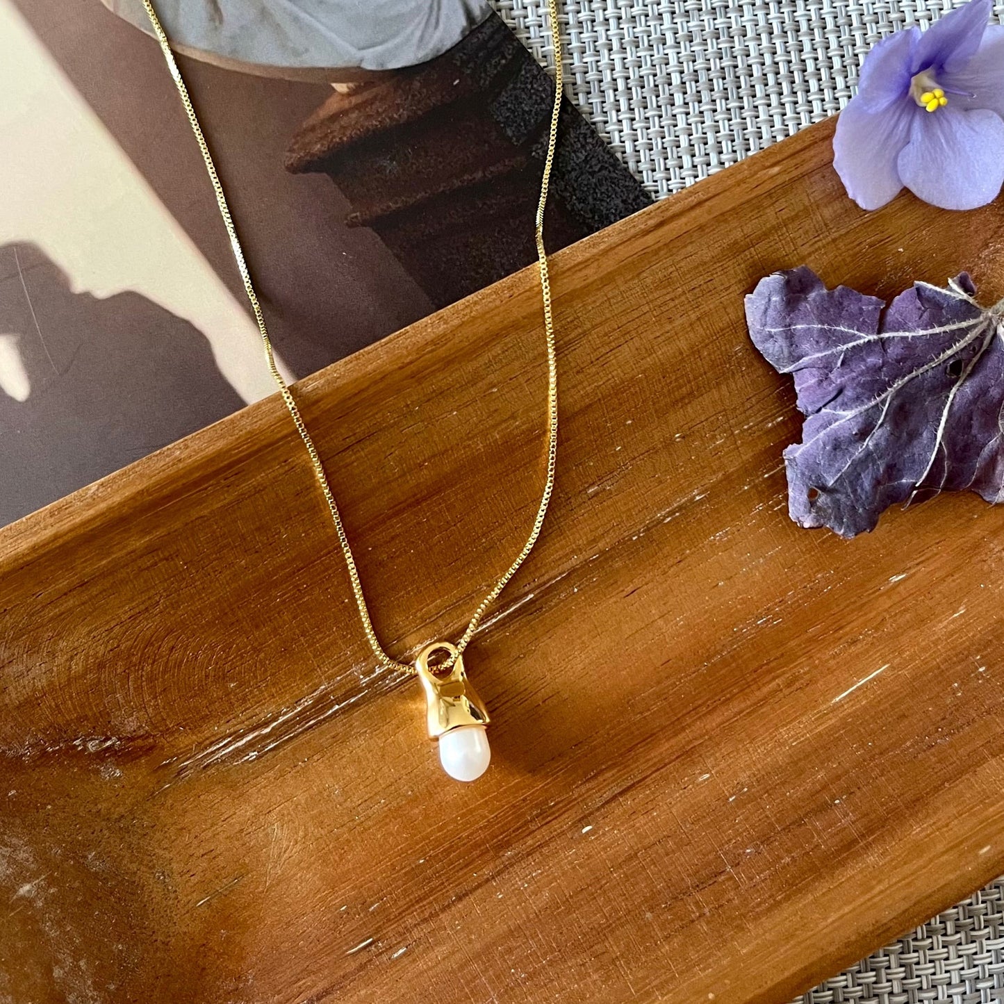 Single Pearl / Light Bulb Necklace