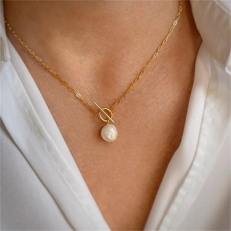 Pearl OT Buckle Necklace