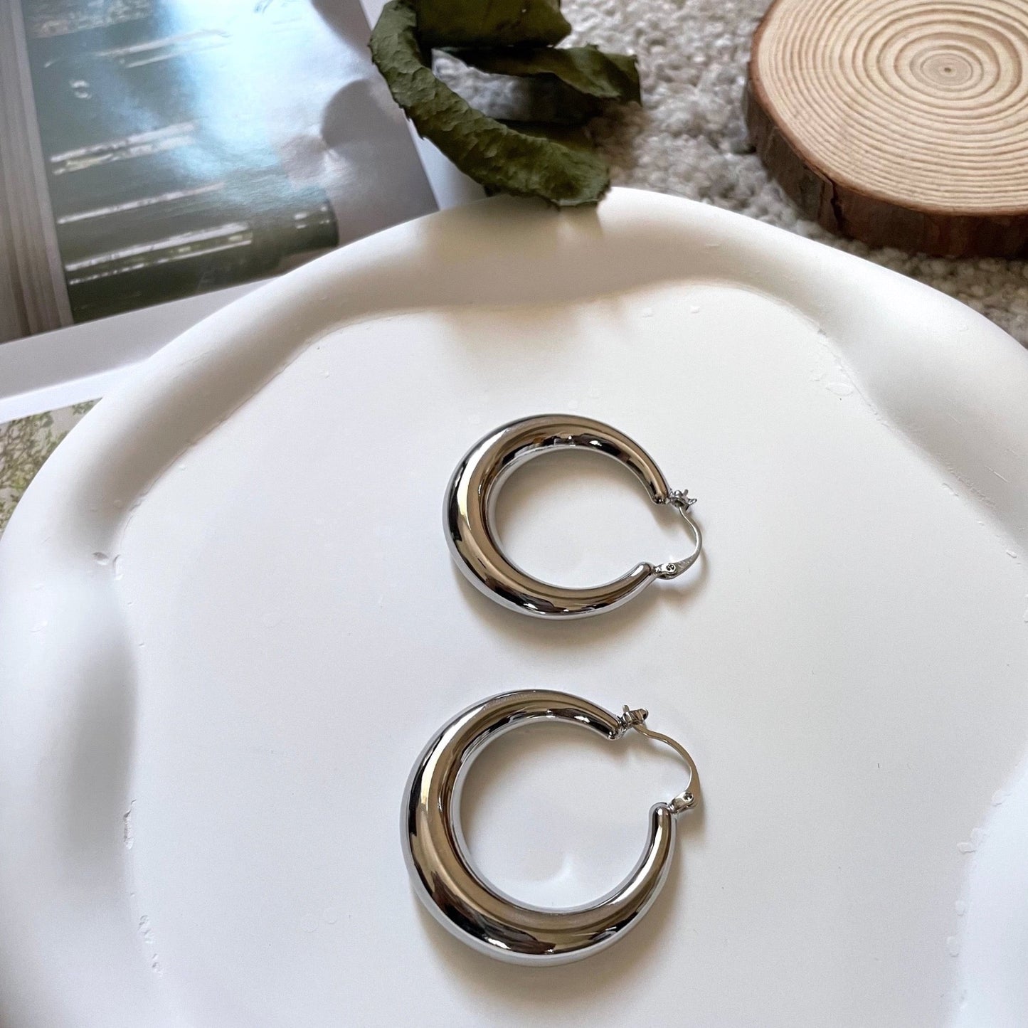 Classic Hoop Earrings (Golden / Silver)