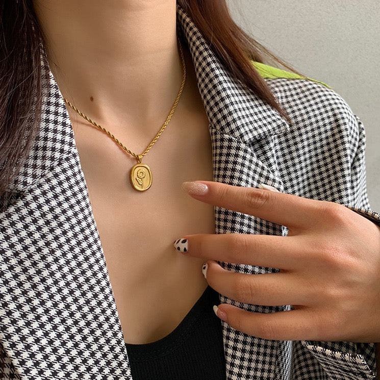 Gorgeous Sunflower Necklace