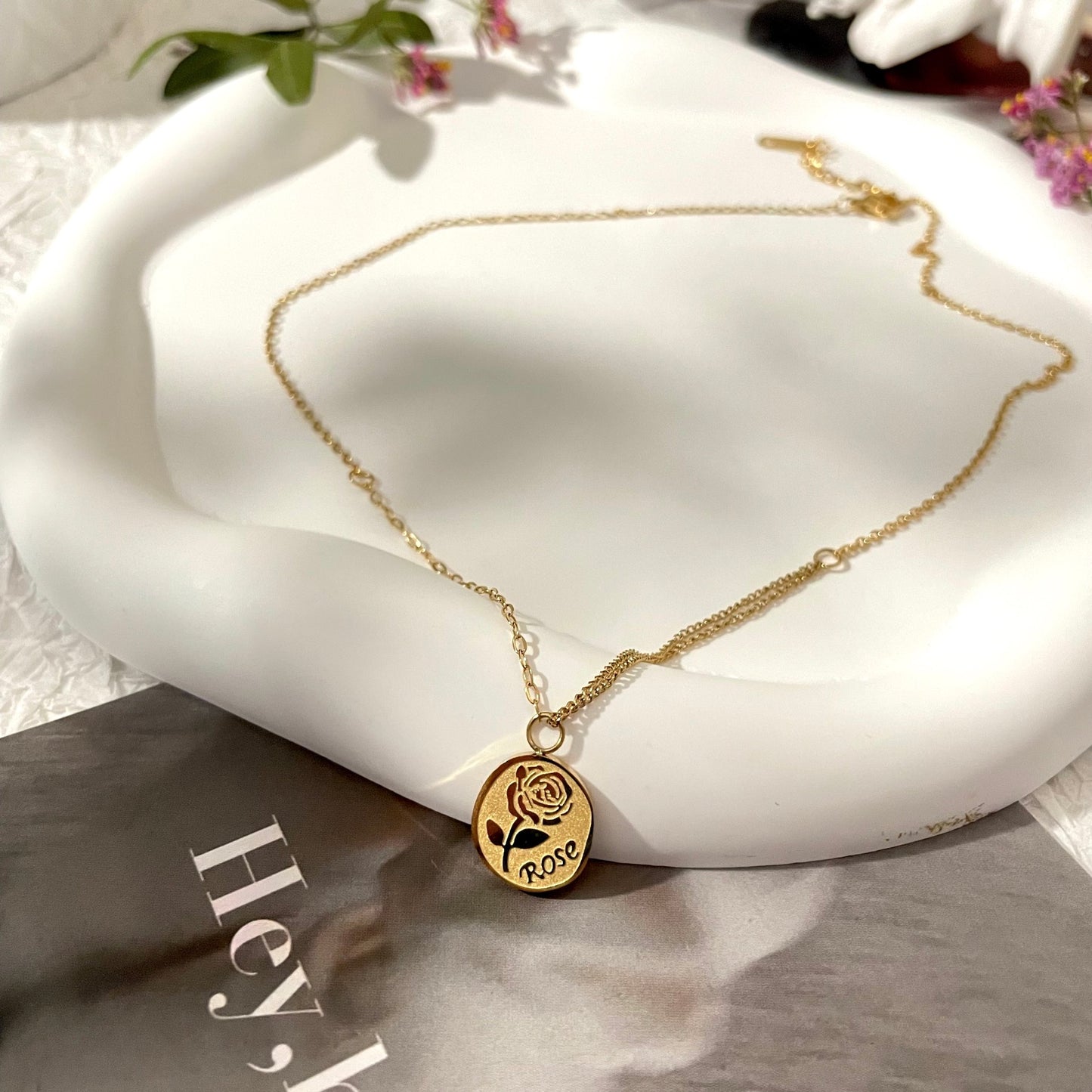 Exquisite Rose necklace