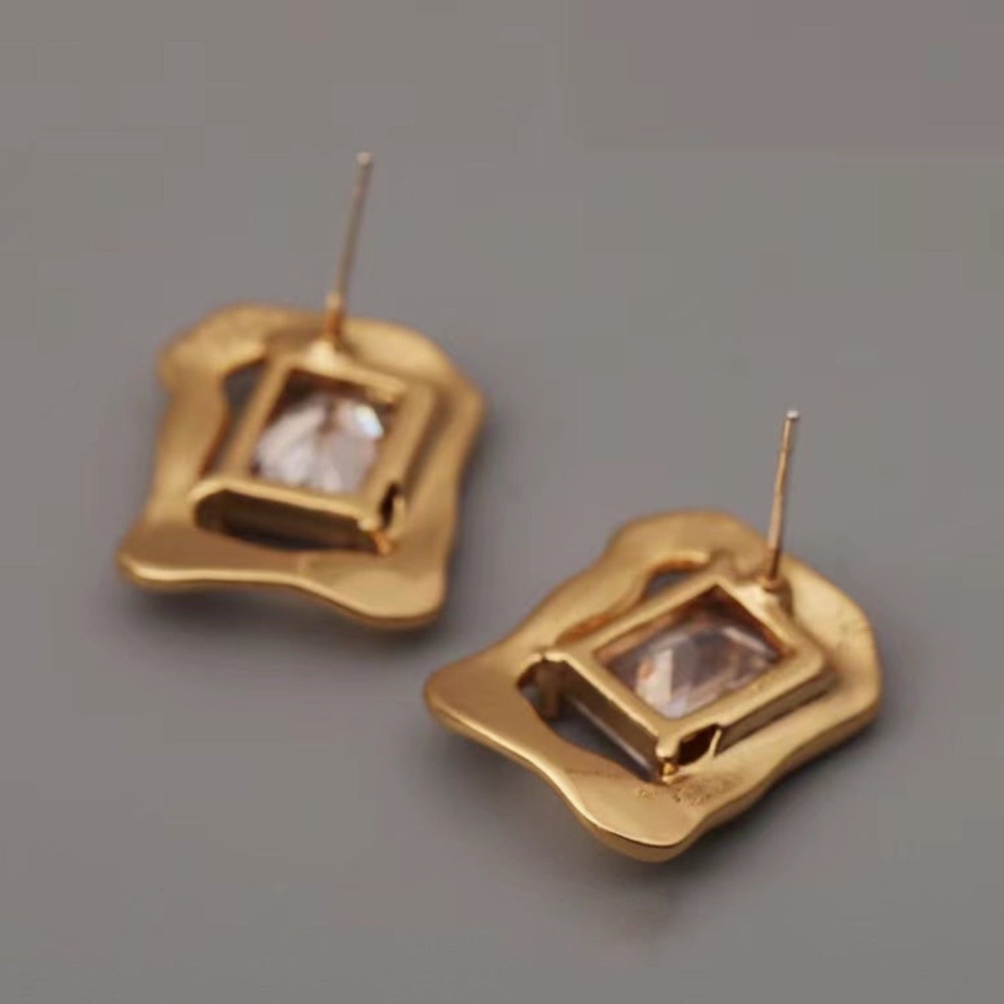 Boucles d'oreilles rectangulaires en zircon coloré