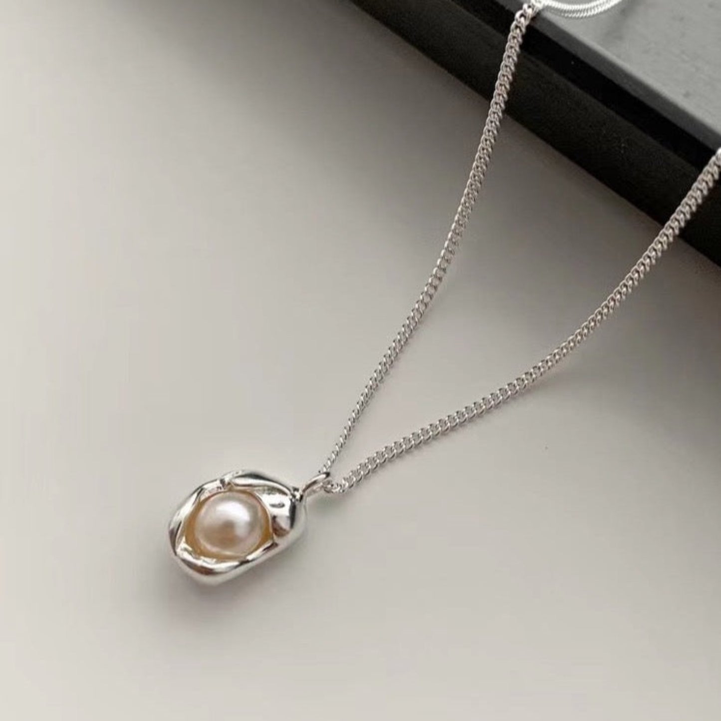 Single Pearl Pendant Necklace