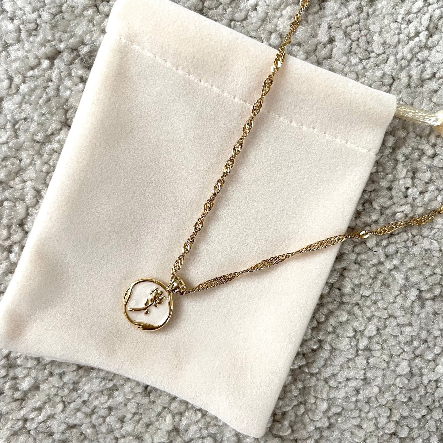 Rose Pendant Necklace