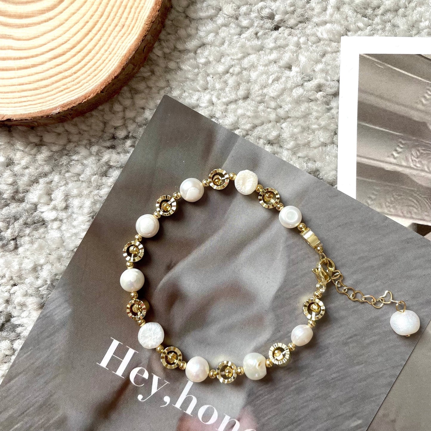 Unique Designed Pearl Bracelet