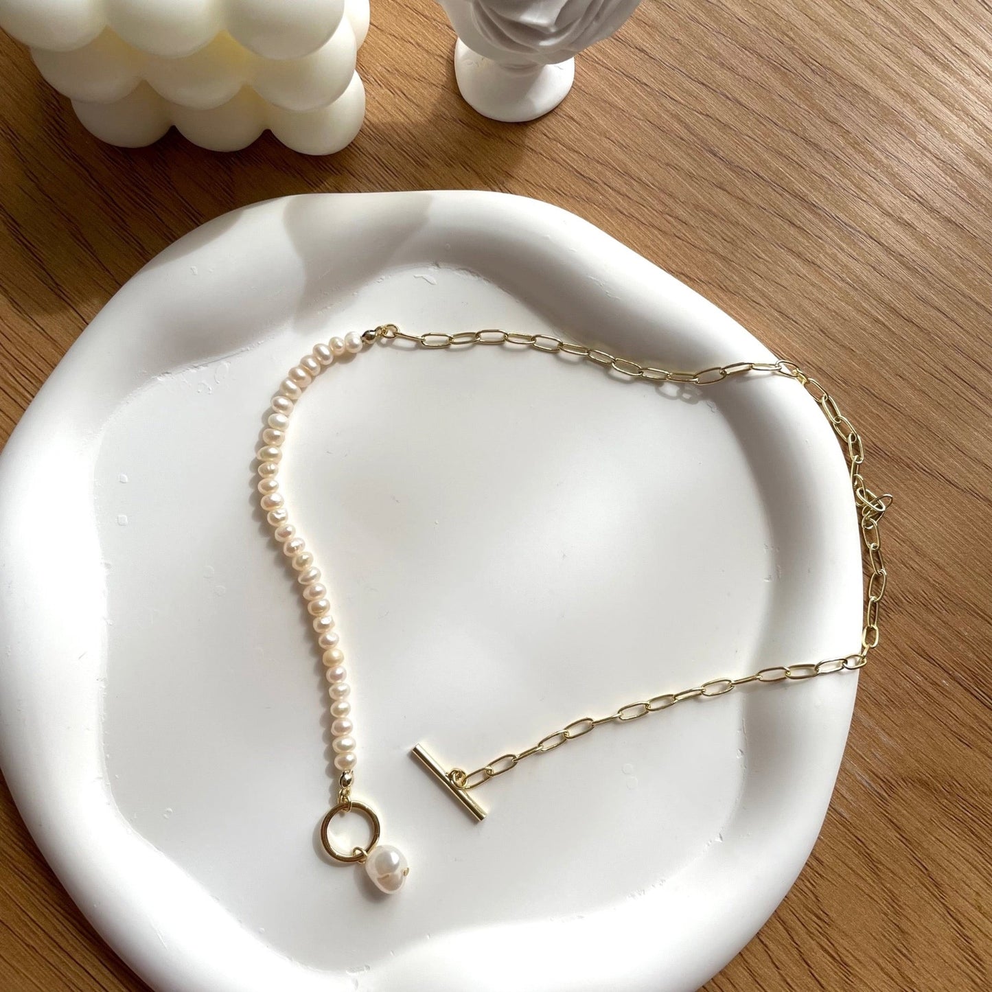 Unique Pearl Necklace with Pendant