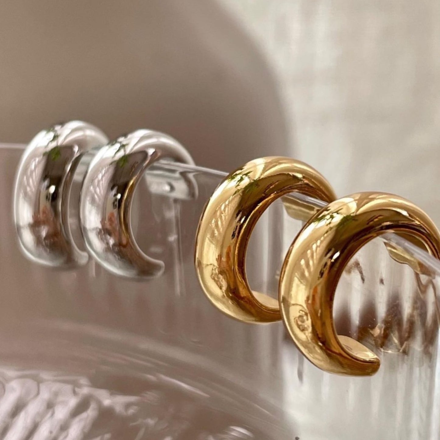 Vintage Hoop Earrings (Golden / Silver)