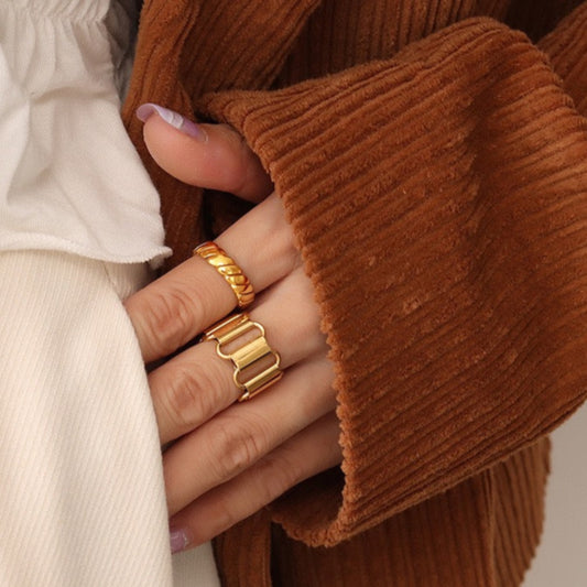 Geometric Hoop Ring