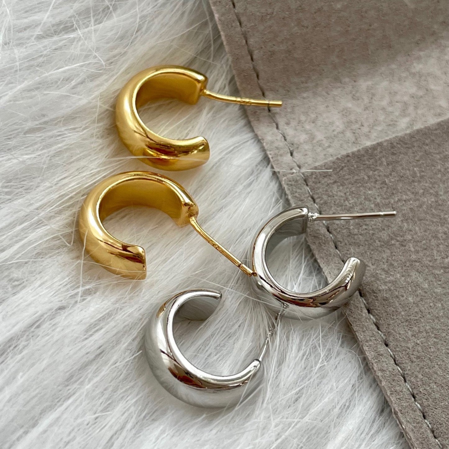 Vintage Hoop Earrings (Golden / Silver)