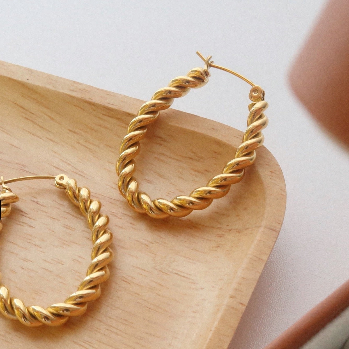 Golden Exquisite Twist Earrings